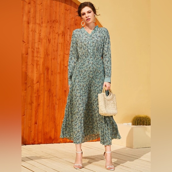 Floral Print Pleated Hem Dress - Picture 5 of 12